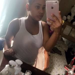 Meet your Posher, Yolenny